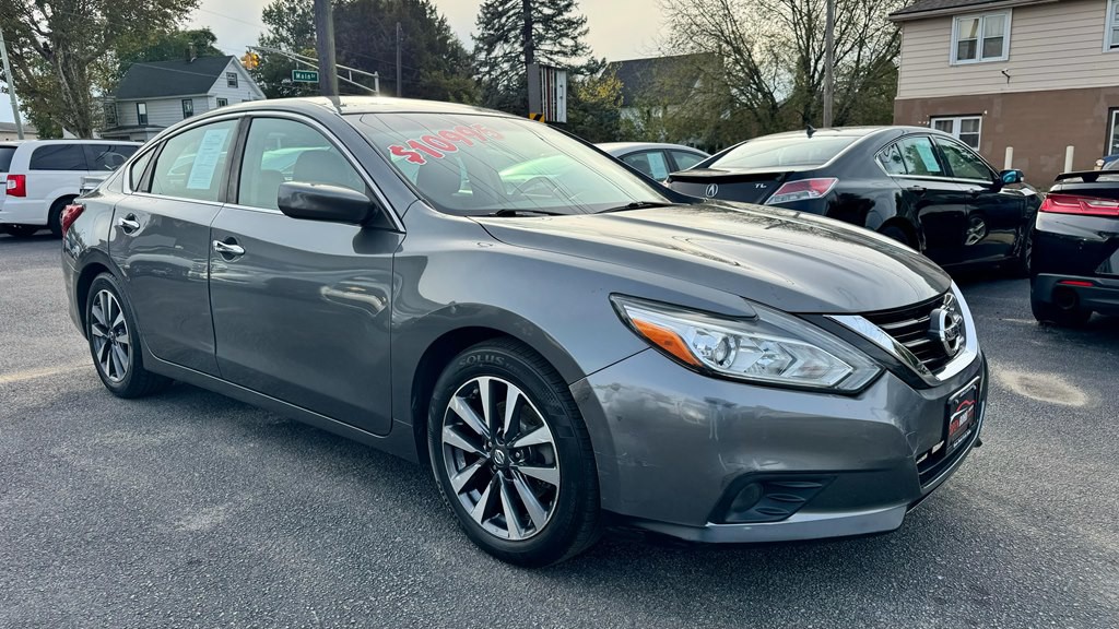 2017 Nissan Altima Image 1