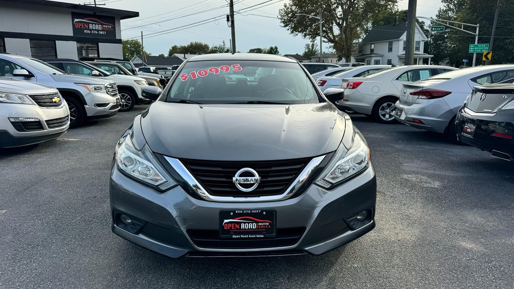 2017 Nissan Altima Image 2