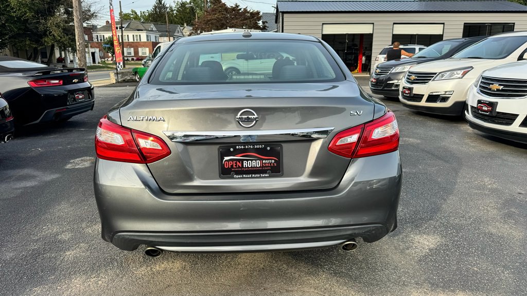 2017 Nissan Altima Image 3