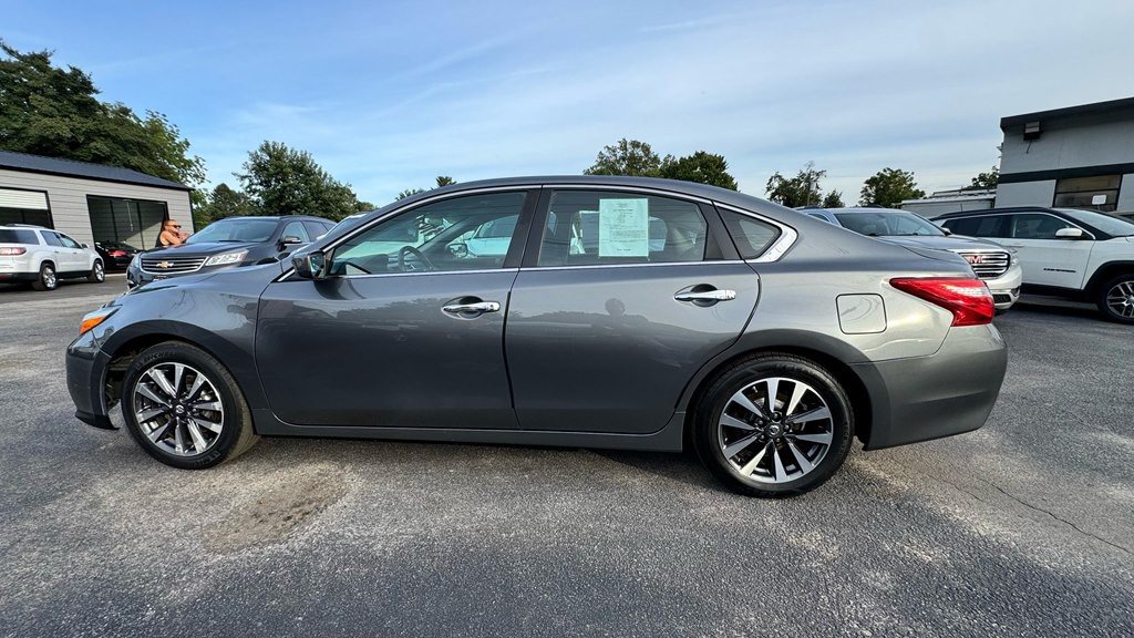 2017 Nissan Altima Image 5