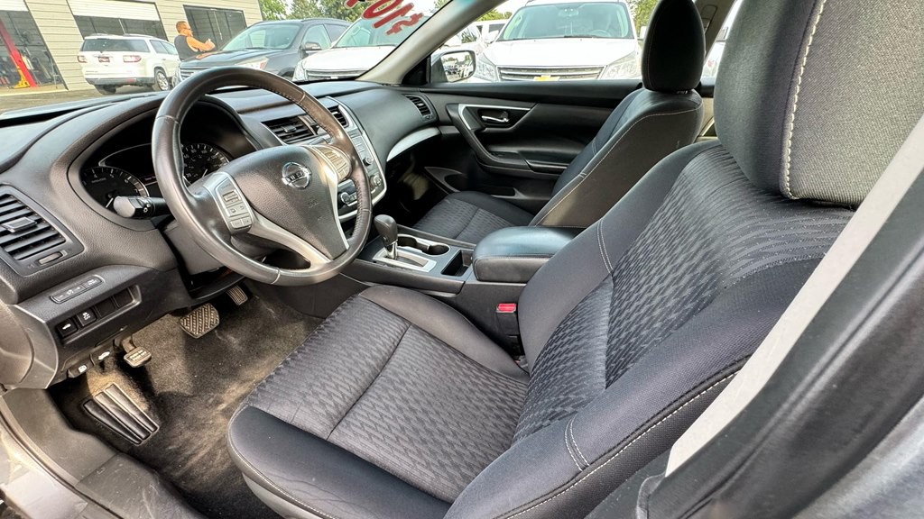 2017 Nissan Altima Image 7