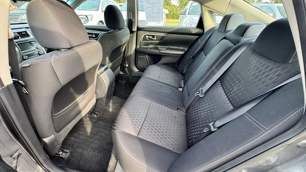 2017 Nissan Altima Image 11