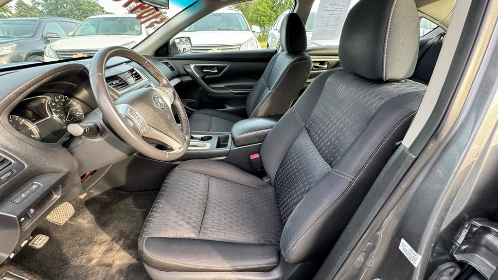 2017 Nissan Altima Image 12
