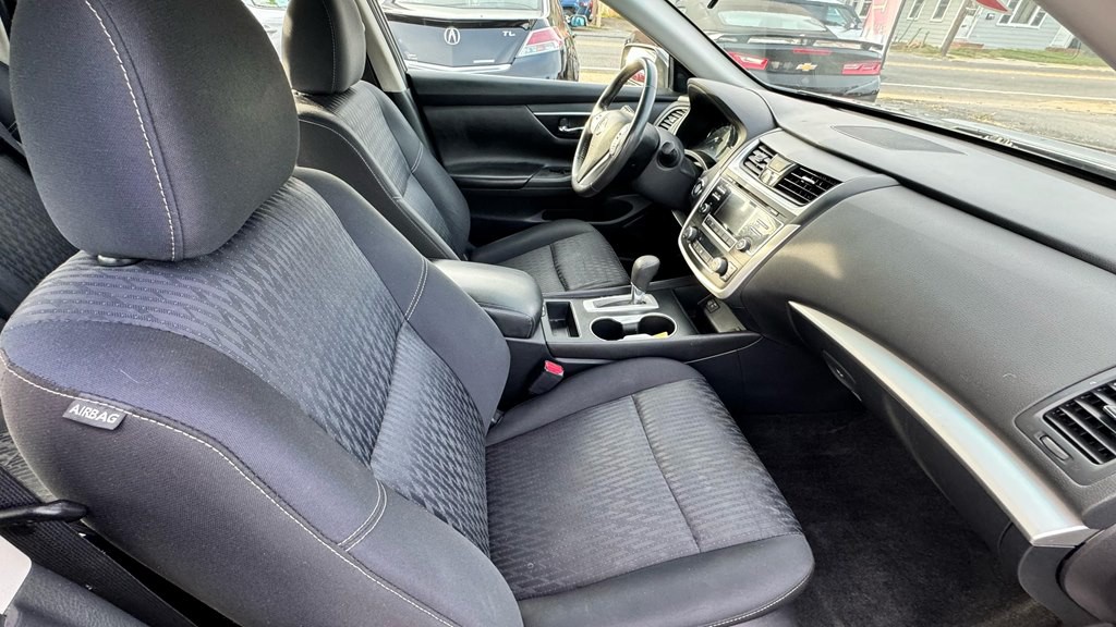 2017 Nissan Altima Image 13