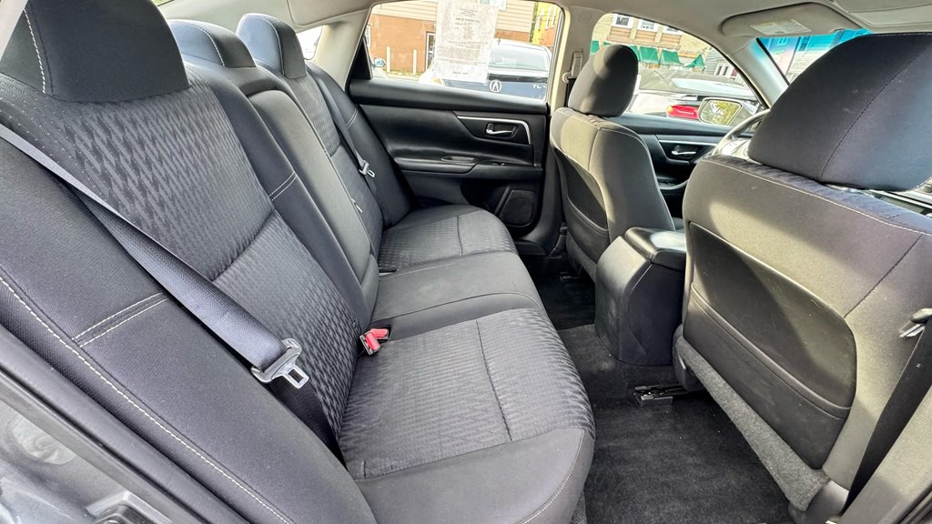 2017 Nissan Altima Image 14