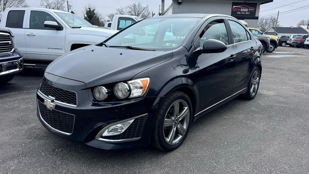 2015 Chevrolet Sonic Image 3