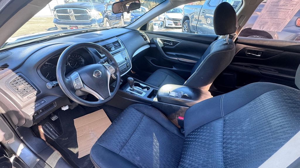 2016 Nissan Altima Image 9
