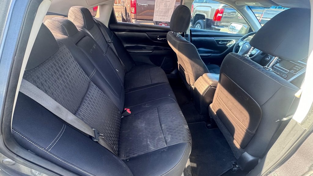 2016 Nissan Altima Image 12