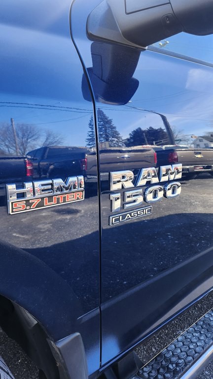 2019 RAM 1500 Image 3
