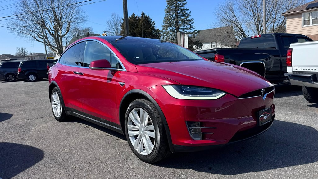 2016 Tesla Model X Image 1