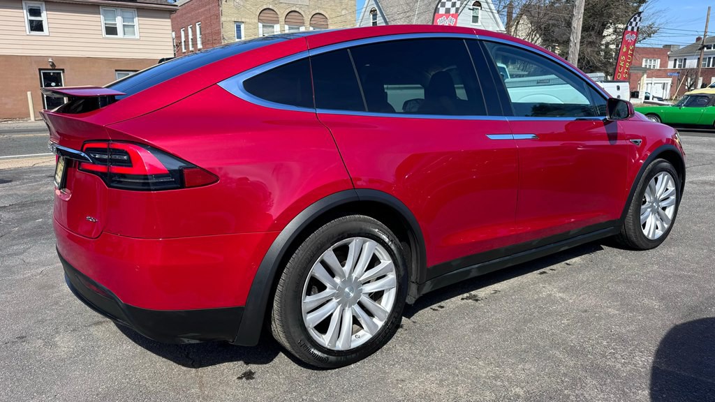 2016 Tesla Model X Image 6
