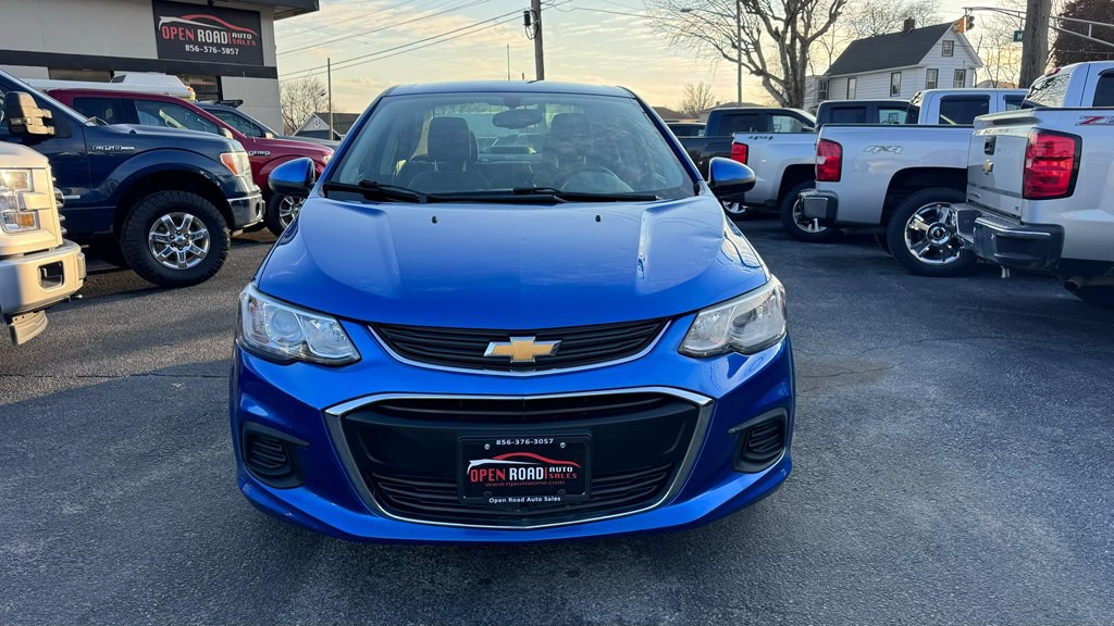 2017 Chevrolet Sonic Image 2