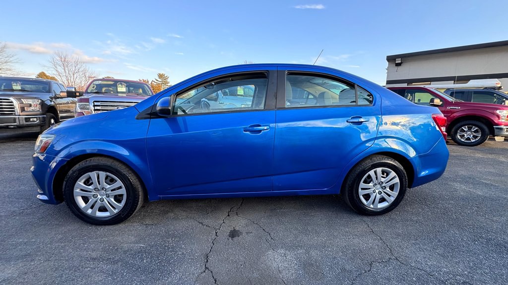 2017 Chevrolet Sonic Image 4