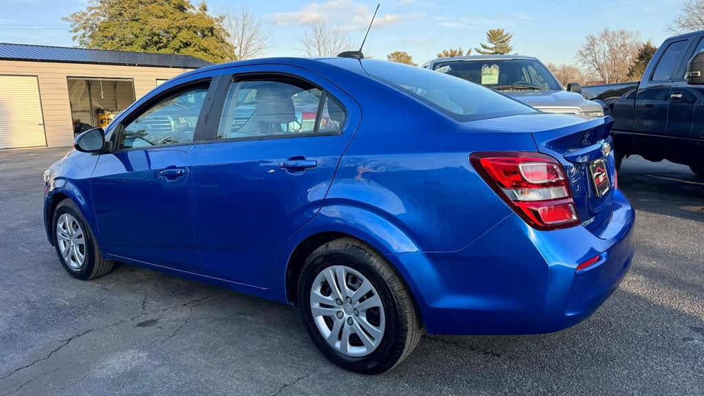 2017 Chevrolet Sonic Image 5