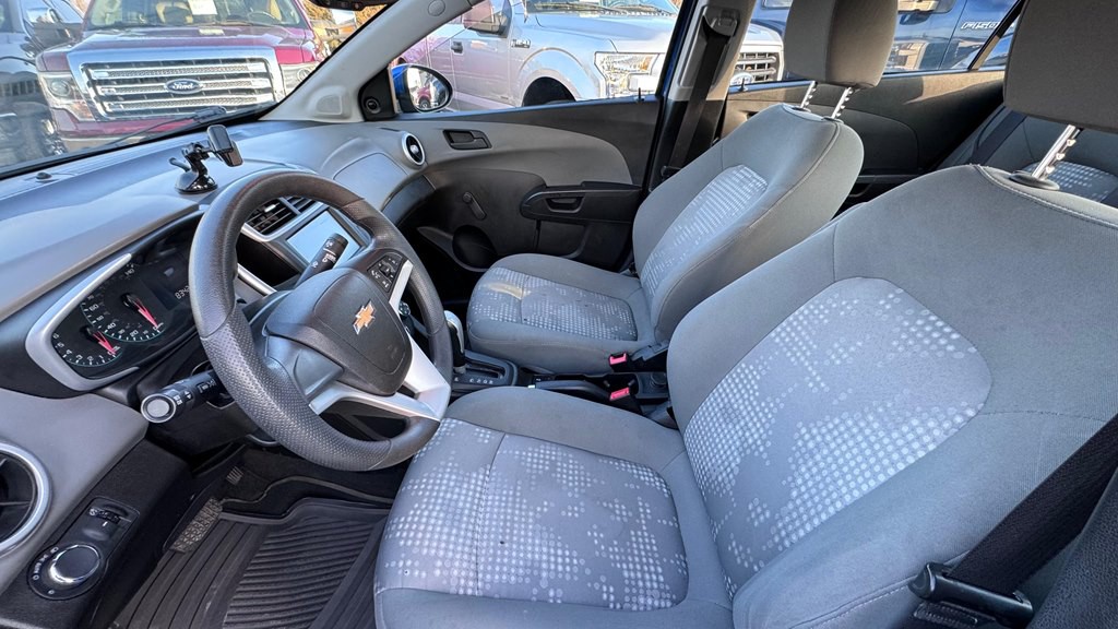 2017 Chevrolet Sonic Image 10