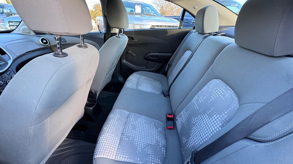 2017 Chevrolet Sonic Image 11