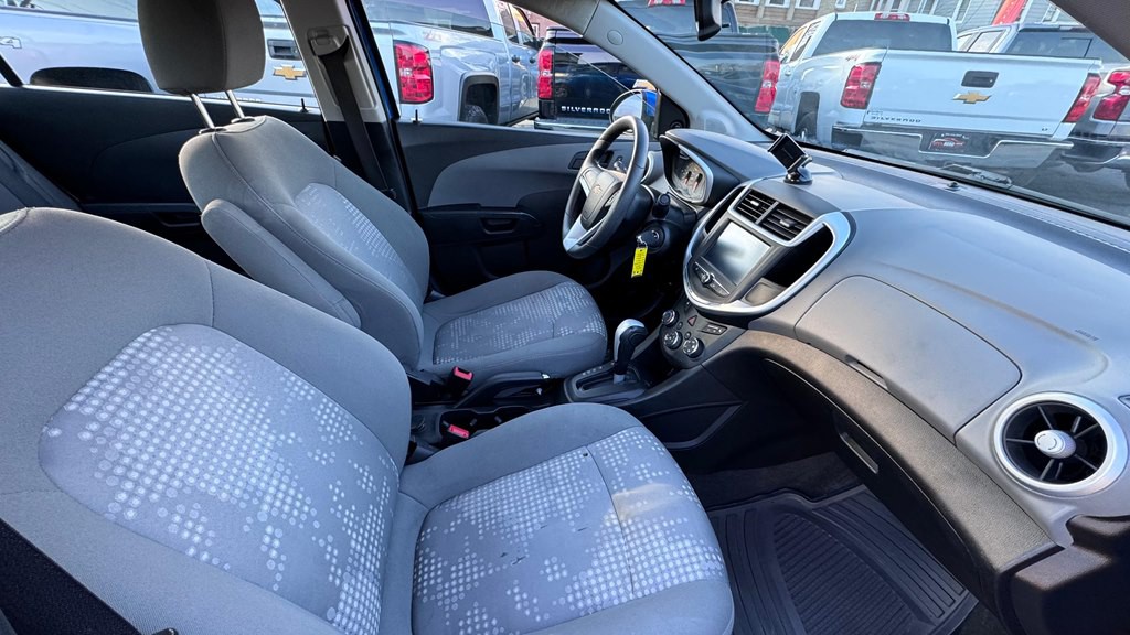 2017 Chevrolet Sonic Image 13