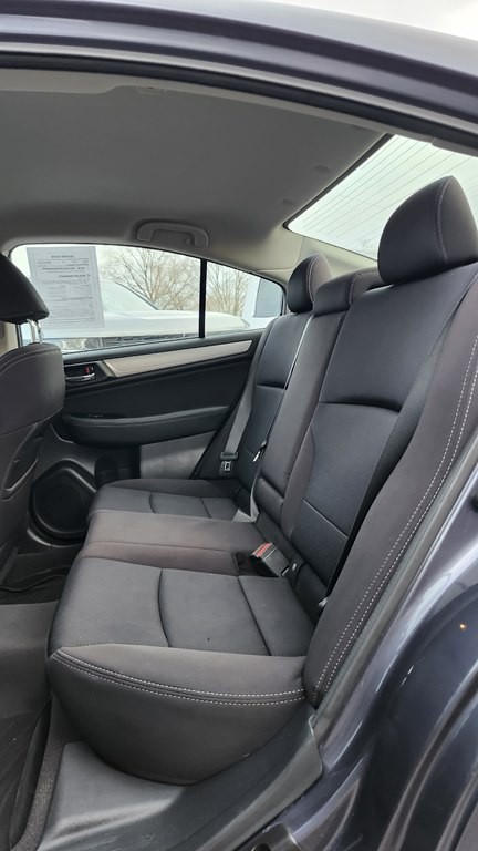 2016 Subaru Legacy Image 8