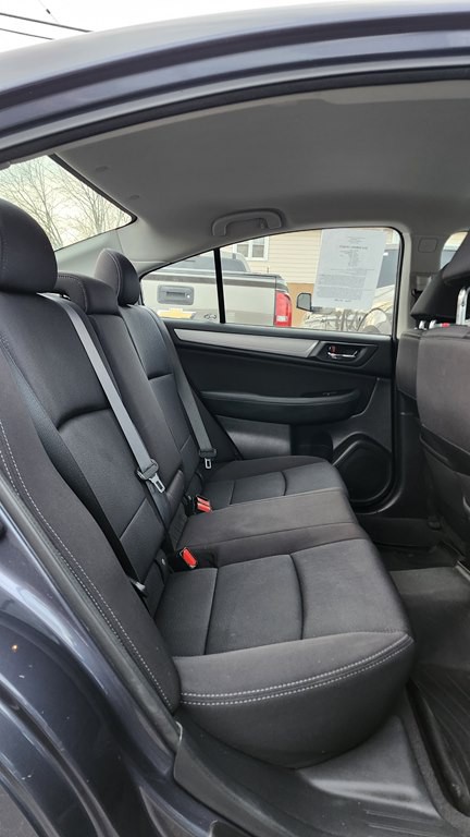 2016 Subaru Legacy Image 9