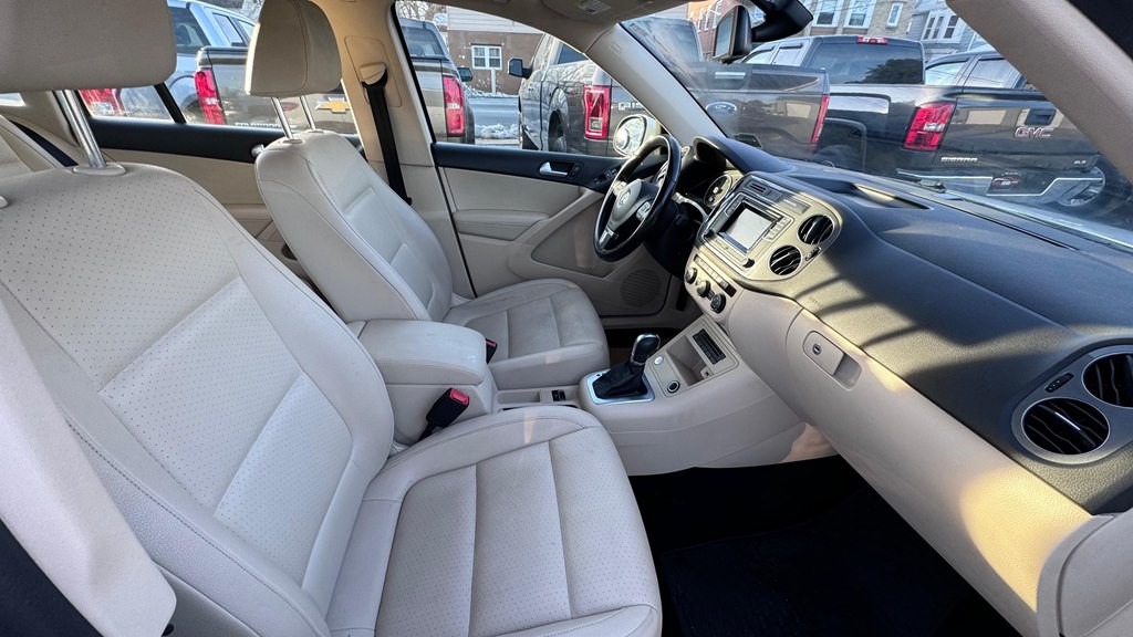 2016 Volkswagen Tiguan Image 12