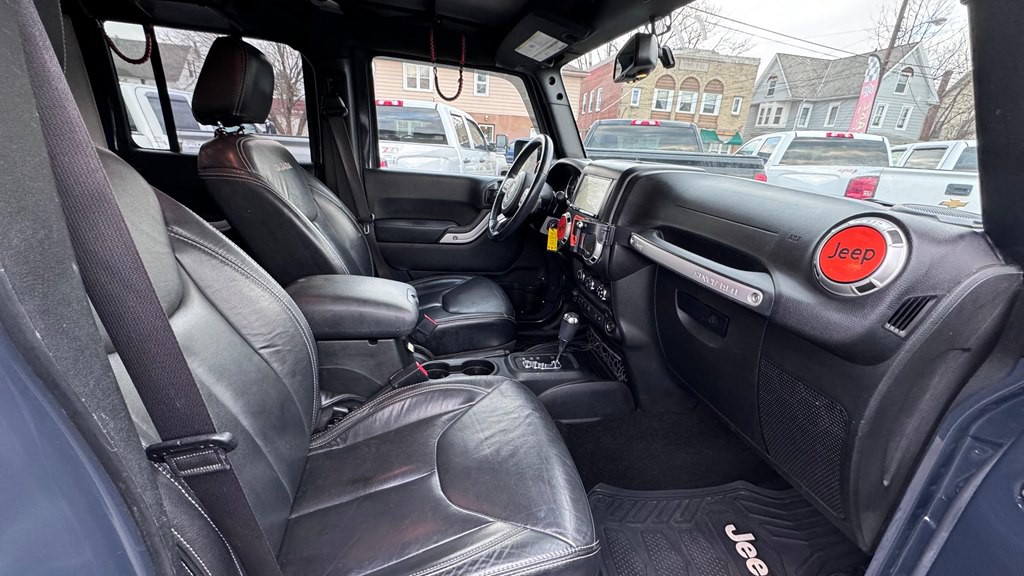 2017 Jeep Wrangler Unlimited Image 13