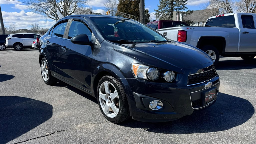 2014 Chevrolet Sonic Image 1