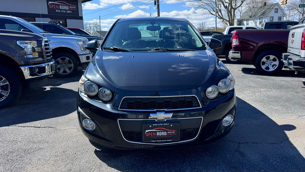 2014 Chevrolet Sonic Image 2