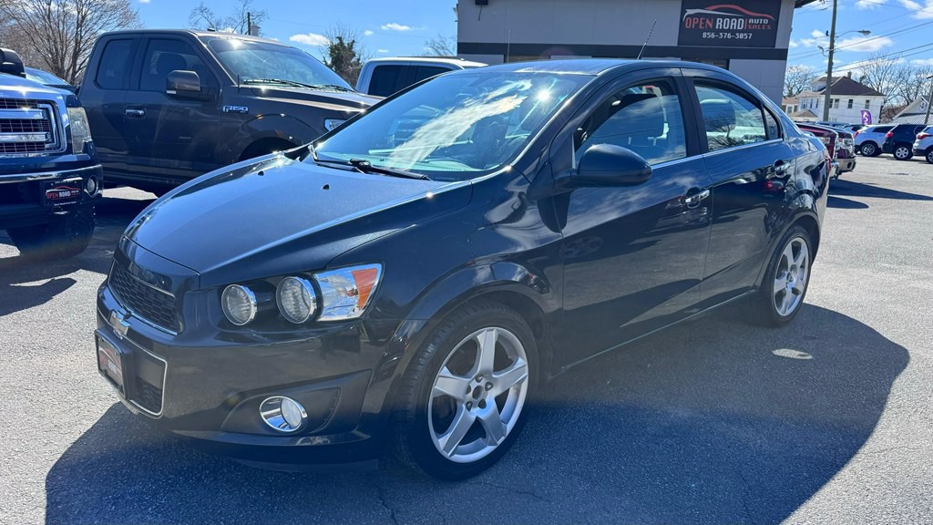 2014 Chevrolet Sonic Image 3