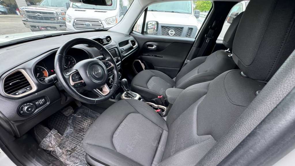 2016 Jeep Renegade Image 8