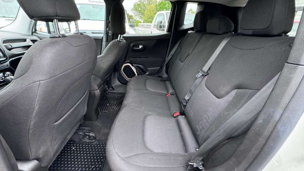 2016 Jeep Renegade Image 9