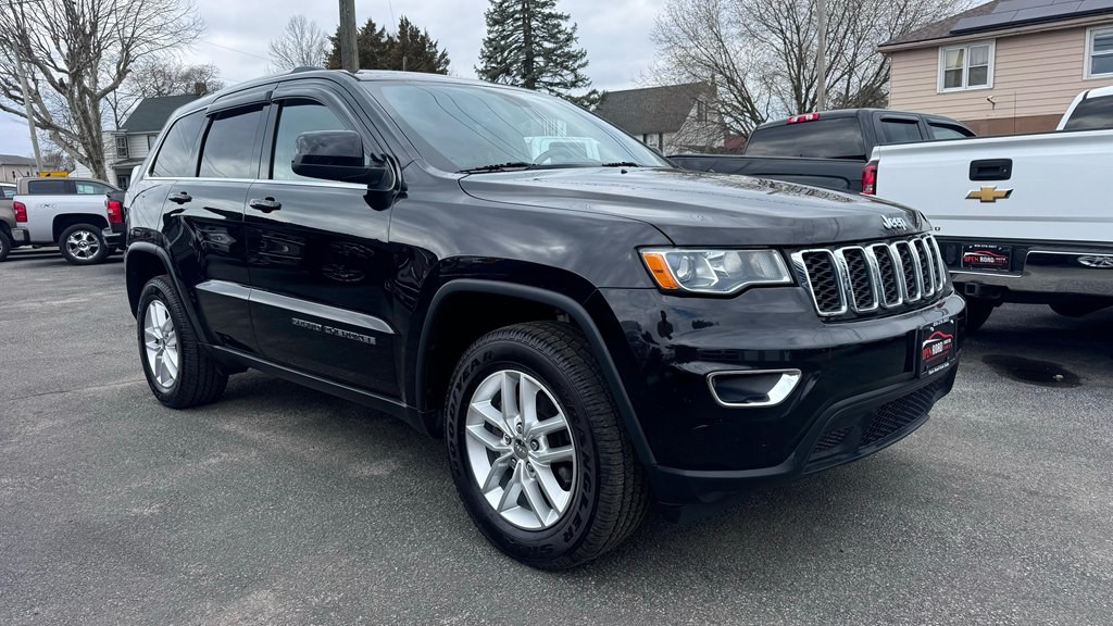 2017 Jeep Grand Cherokee Image 2