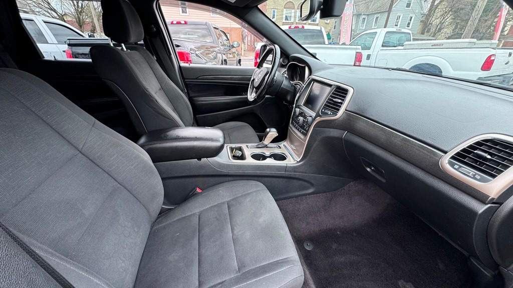 2017 Jeep Grand Cherokee Image 12