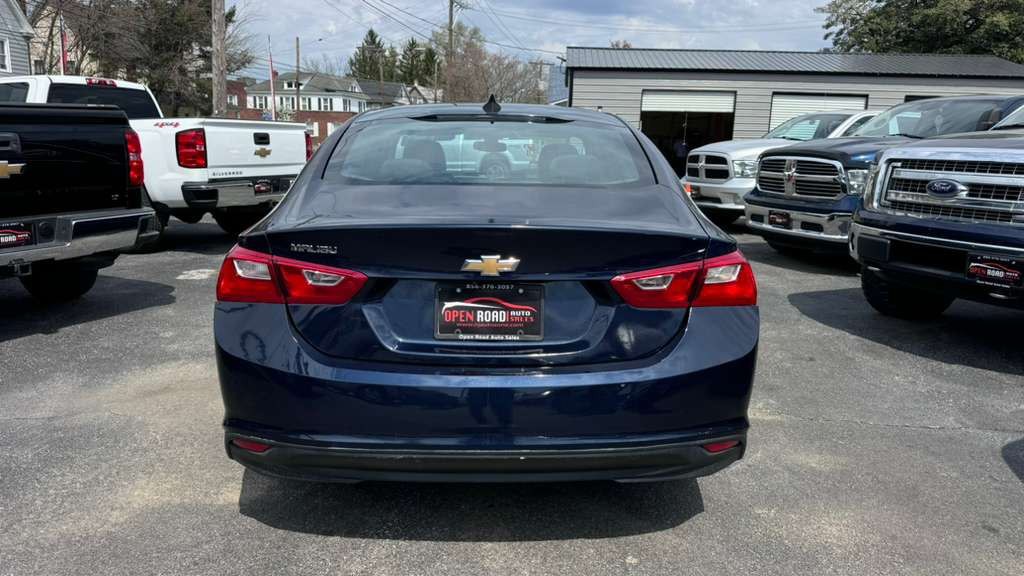 2017 Chevrolet Malibu Image 6