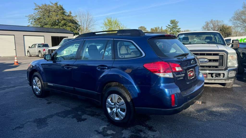 2010 Subaru Outback Image 4