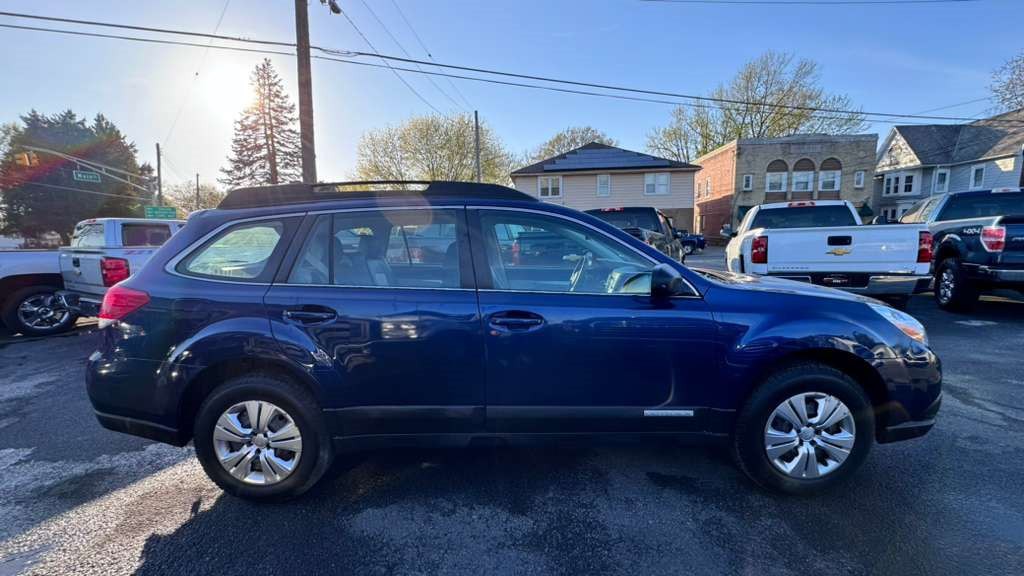 2010 Subaru Outback Image 7