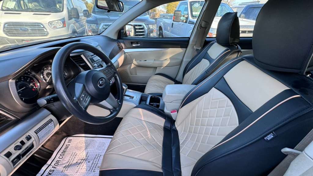2010 Subaru Outback Image 9