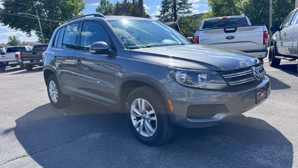2017 Volkswagen Tiguan Image 2