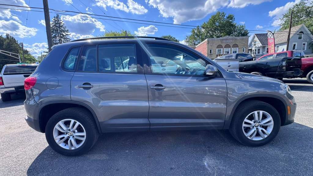 2017 Volkswagen Tiguan Image 8