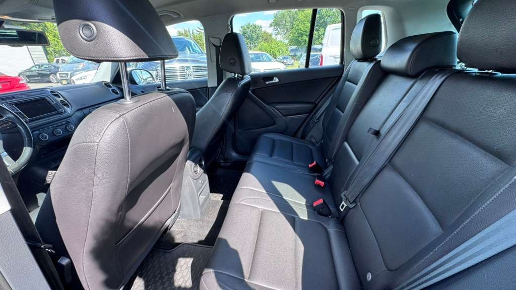 2017 Volkswagen Tiguan Image 11