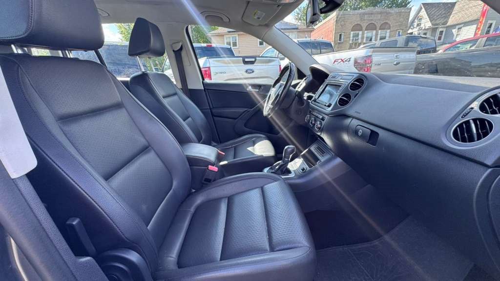 2017 Volkswagen Tiguan Image 12