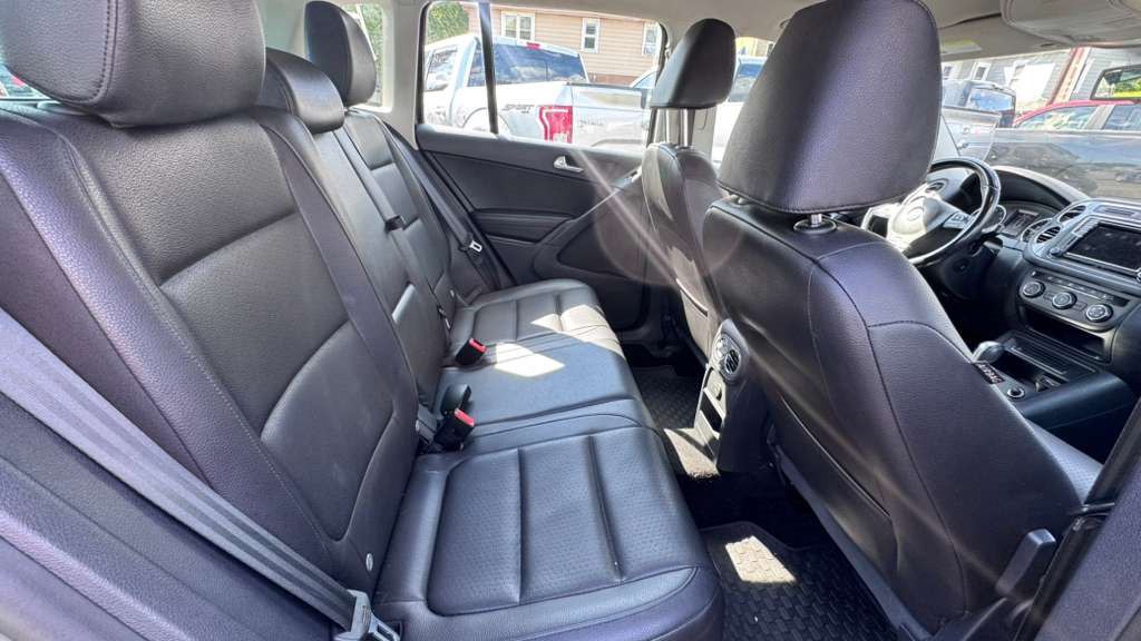 2017 Volkswagen Tiguan Image 13