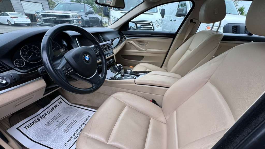 2015 BMW 5 Series Image 9