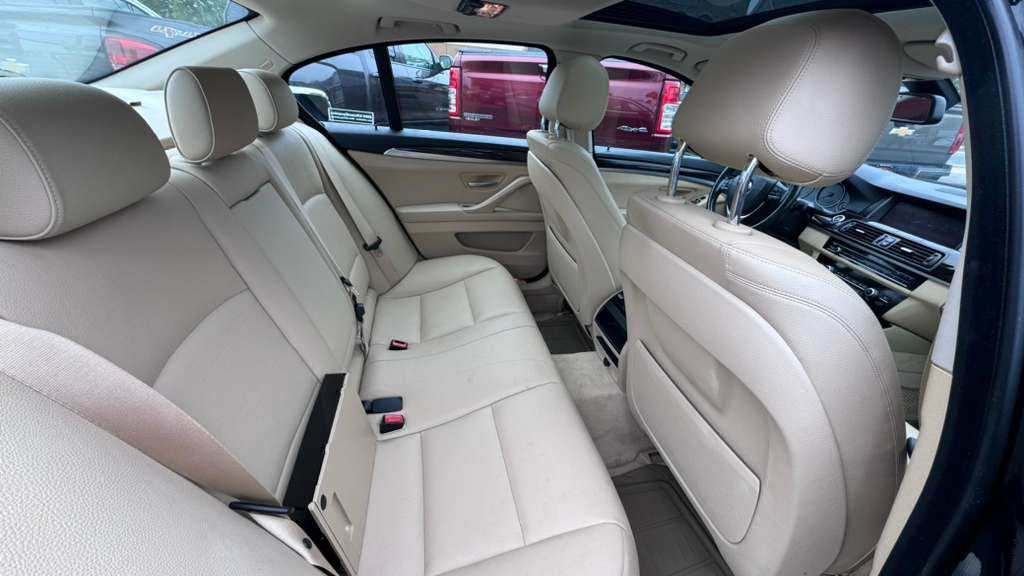2015 BMW 5 Series Image 12
