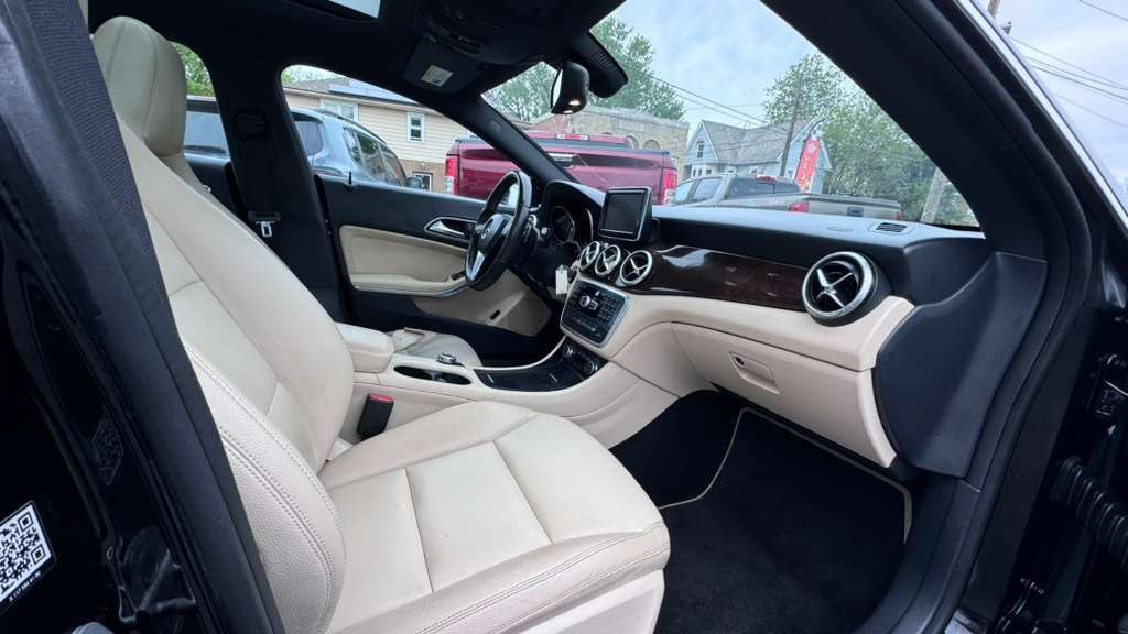 2014 Mercedes-Benz CLA-Class Image 10
