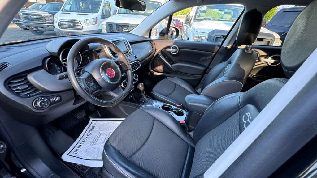 2017 FIAT 500 Image 9