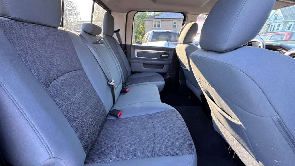 2017 RAM 1500 Image 9