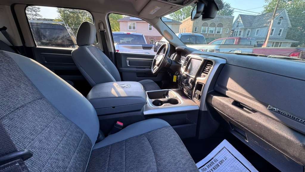2017 RAM 1500 Image 10