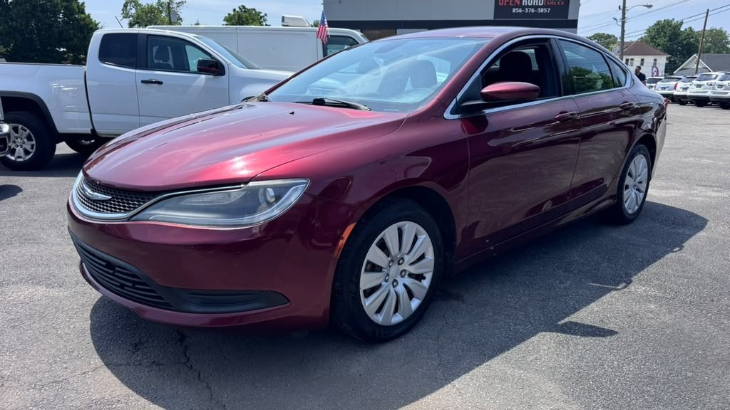 2015 Chrysler 200 Image 2
