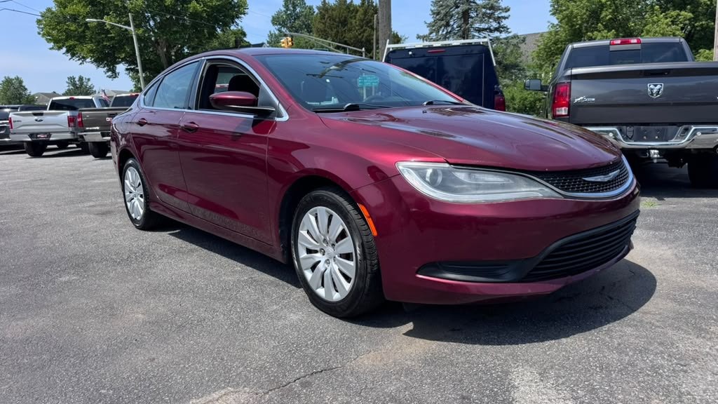 2015 Chrysler 200 Image 3