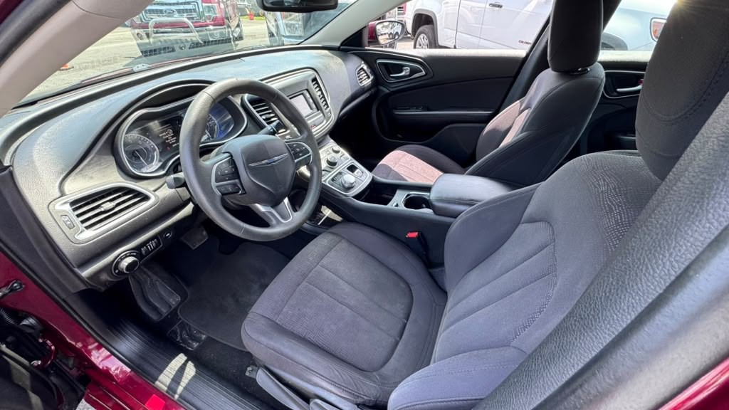 2015 Chrysler 200 Image 12